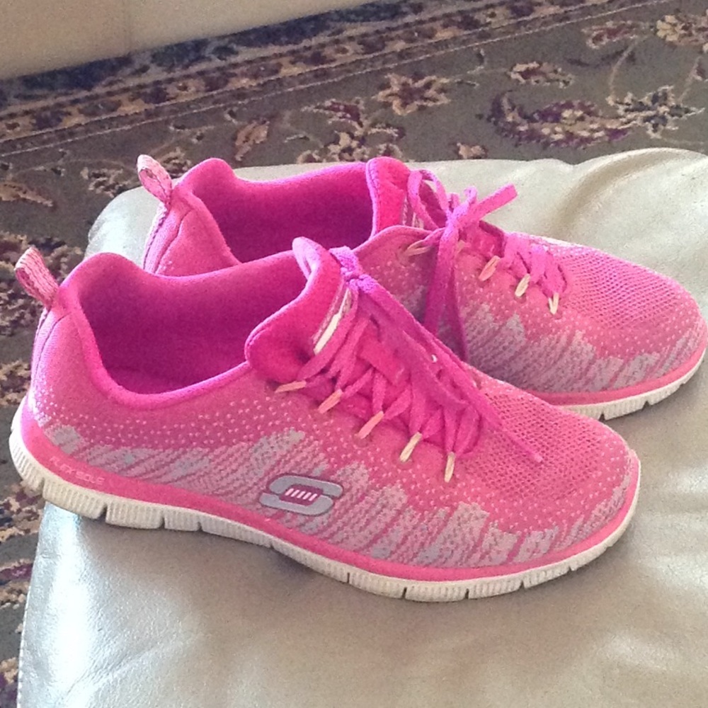 Pink Ladies Sketchers Tennis Shoes